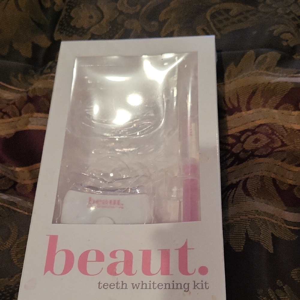 Beaut Teeth Whitening Kit fabulous and sealed instructions above boxed